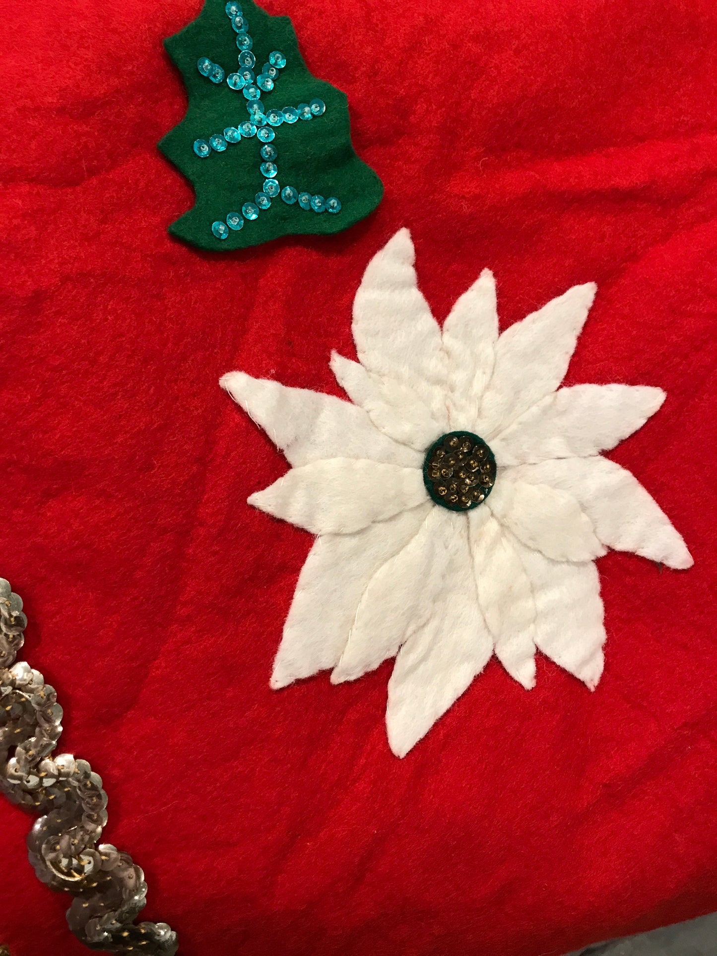Vintage handmade tree skirt