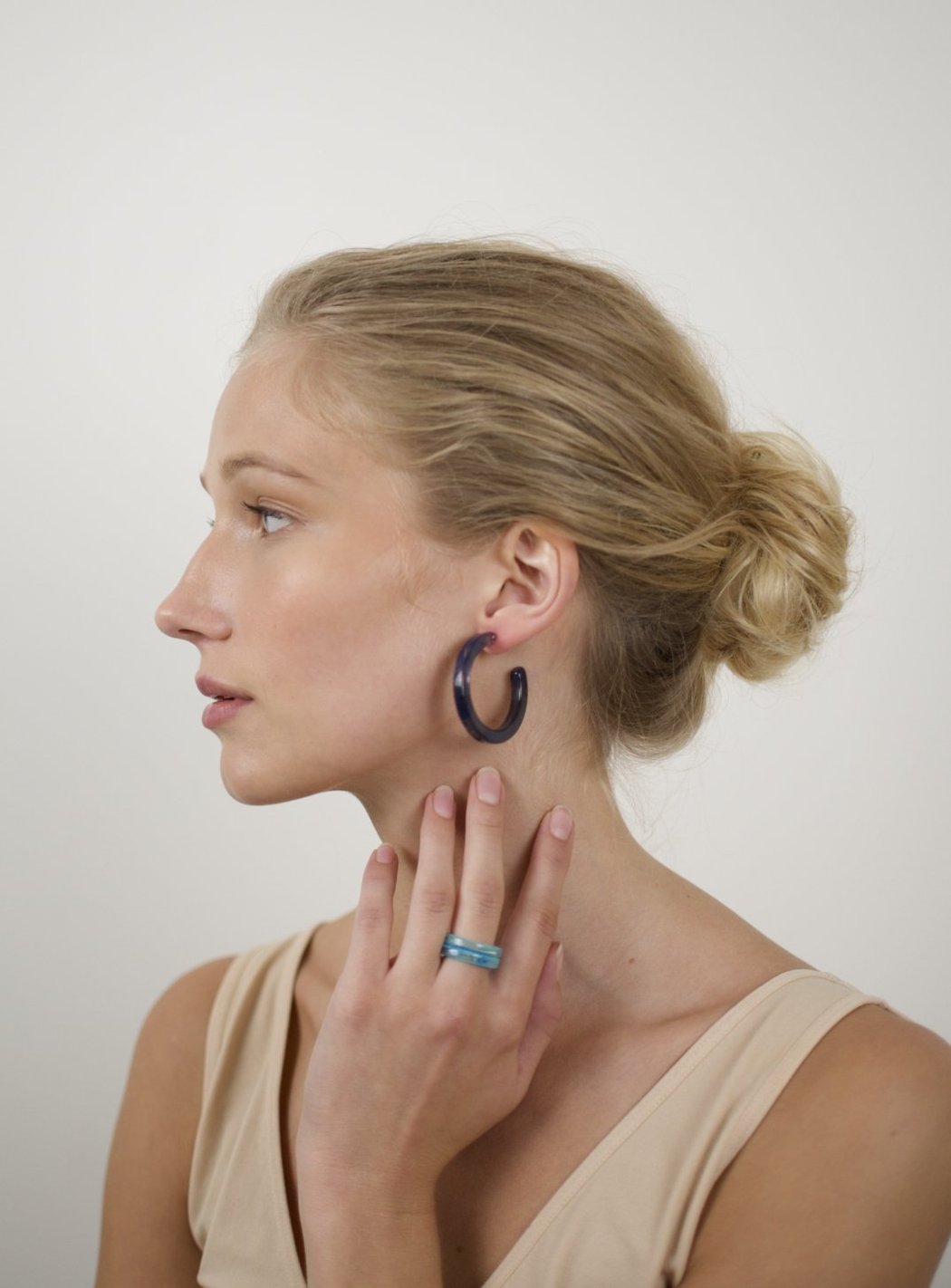 Black Midi Hoops