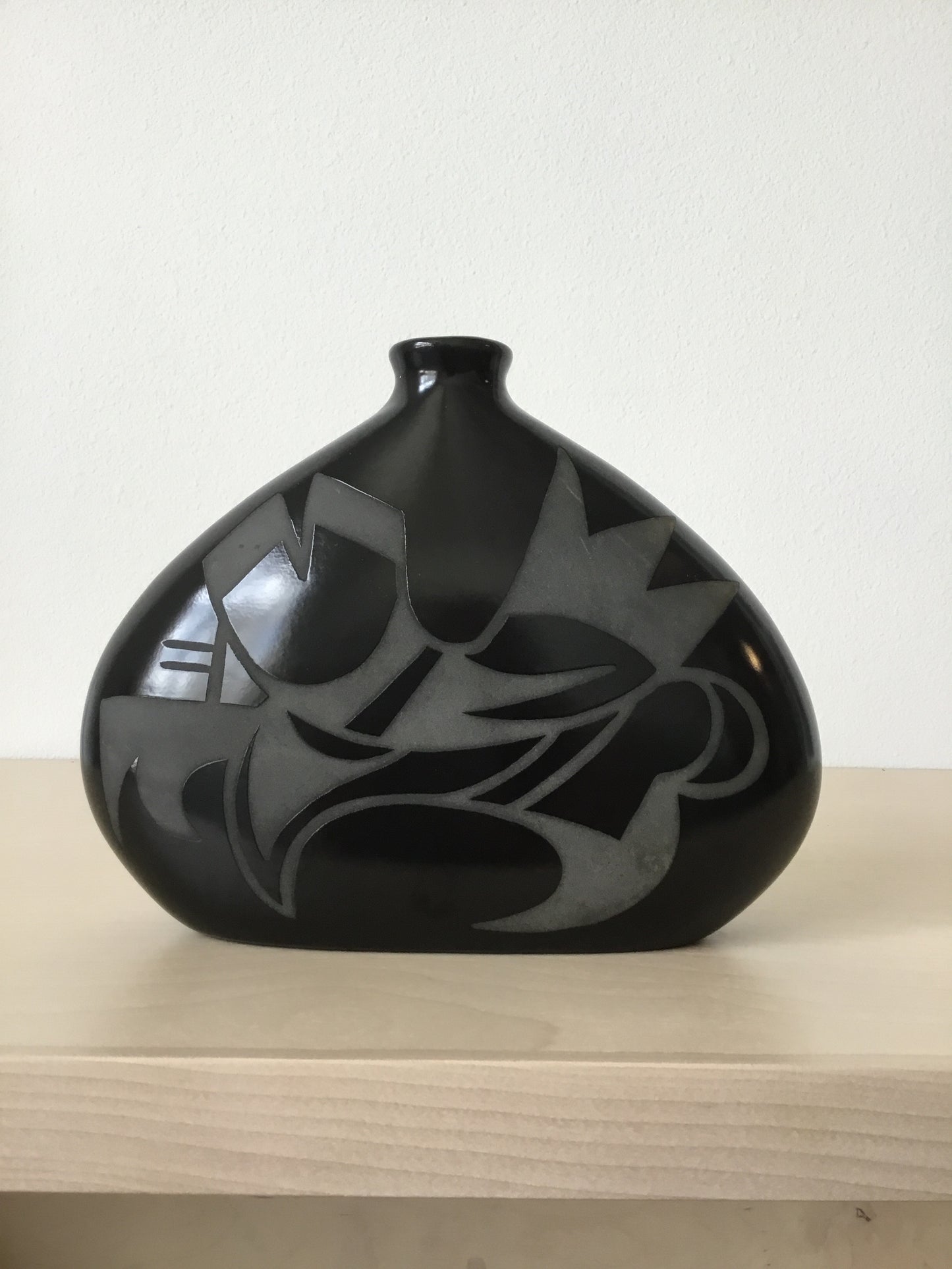 Vintage George Garrett vase - black
