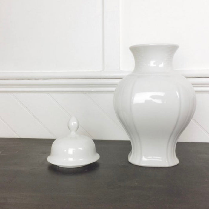 Vintage Chinoiserie White Porcelain Lidded Ginger Jar - Bareuther Waldsassen Blanc de Chine
