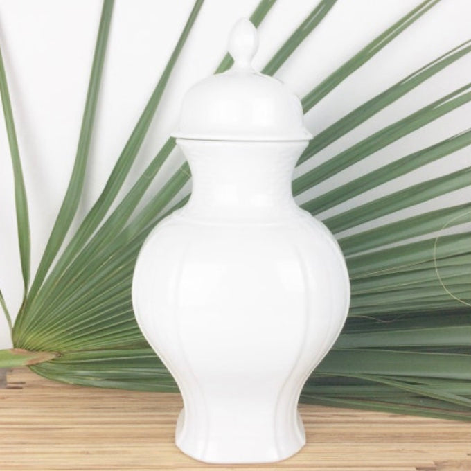 Vintage Chinoiserie White Porcelain Lidded Ginger Jar - Bareuther Waldsassen Blanc de Chine