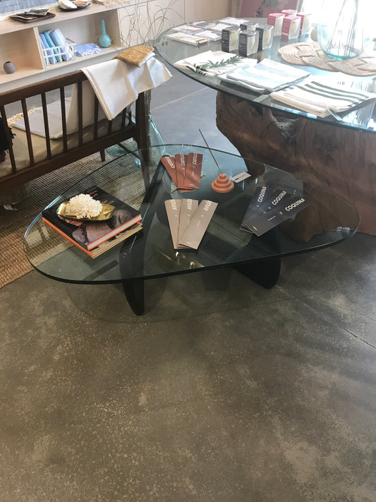Mid-century Isamu Noguchi for Herman Miller free form thick glass top coffee table