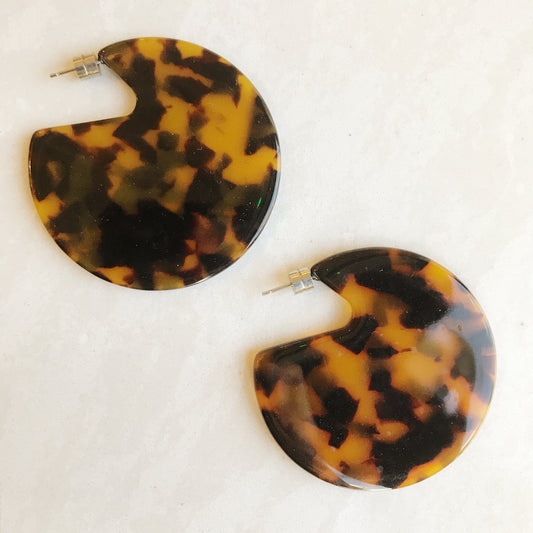 Classic Tortoise Claire Earrings